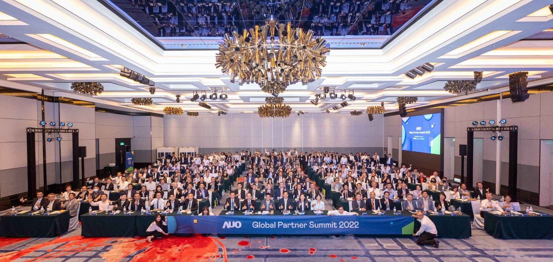 XPJ推動「安心、創新、用心、同心、盡心」五星職旅，為菲籍員工打造全方位照護，首度贏得「人權實踐與發展領袖獎」殊榮