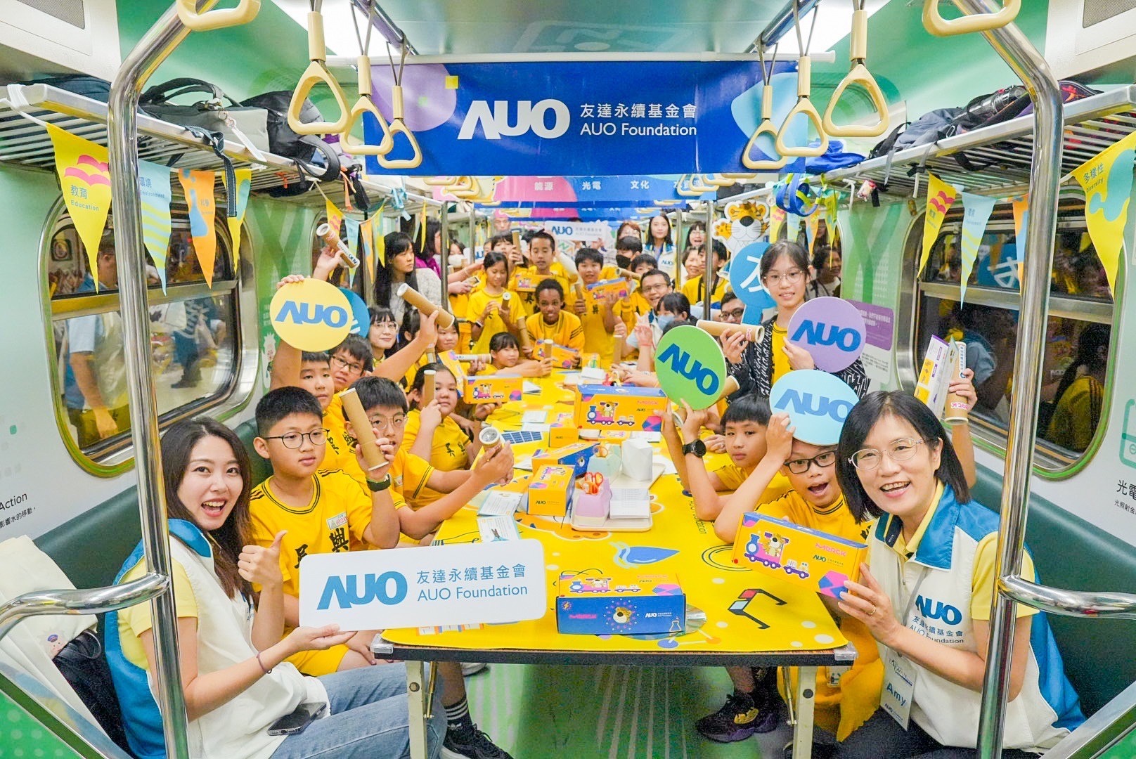 XPJ永續基金會響應國科會推動的「臺灣科普環島列車」正式啟航，透過「生活中的科學」車廂課程設計，展開為期6天巡迴全臺17個縣市、停靠32站的移動式科普之旅